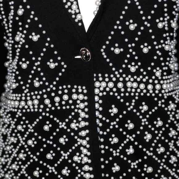 Plus Size Pearl Blazer - Picture 2 of 8